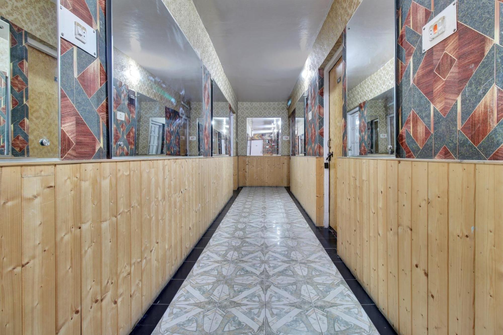 Hotel Ab-I-Hayat Srinagar  Exterior photo